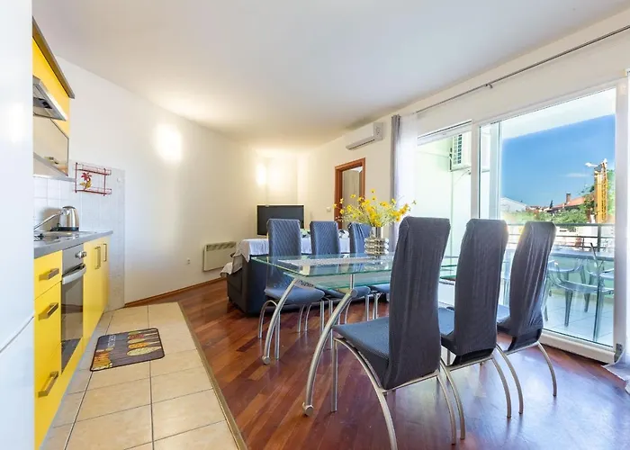 Nika Aparment With Large Balcony And Bbq
