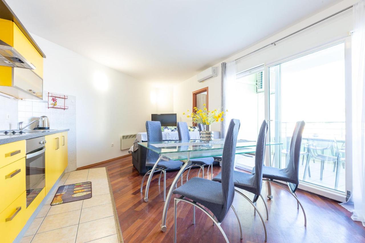 Nika Aparment With Large Balcony And Bbq Apartament Zadar