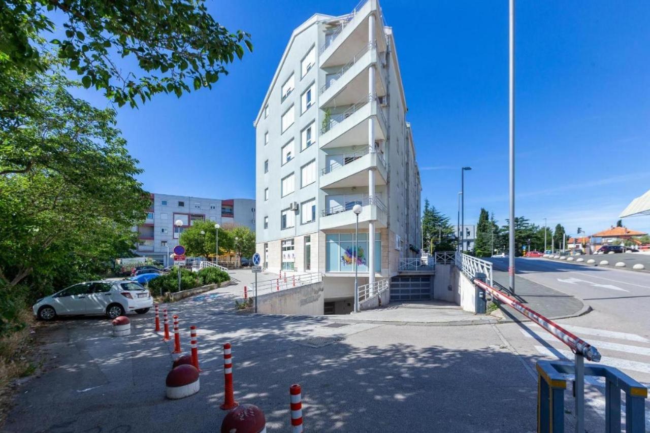 Nika Aparment With Large Balcony And Bbq Apartament Zadar